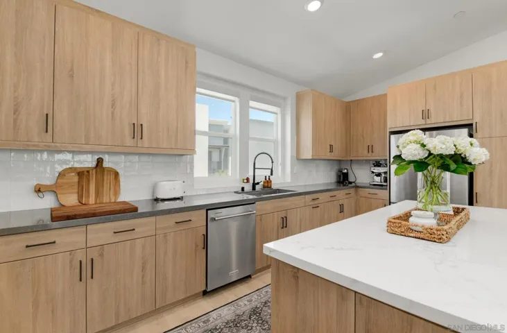 10466 Newbliss Way, San Diego, California 92126