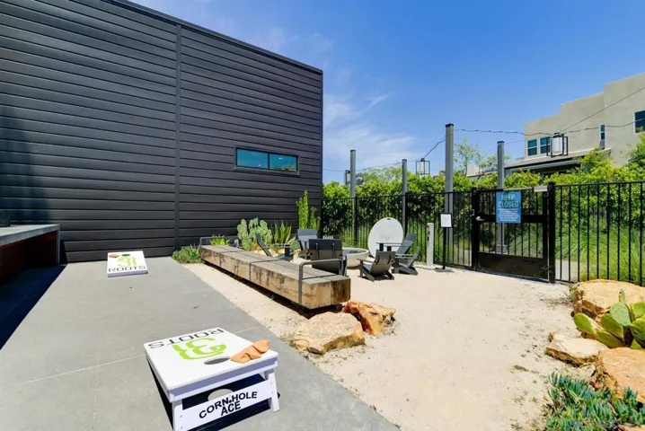 10466 Newbliss Way, San Diego, California 92126