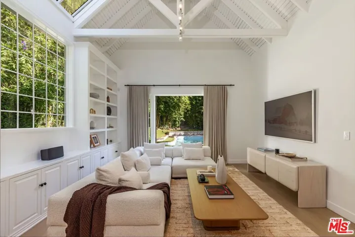 1248 N Wetherly Drive, Los Angeles, California 90069