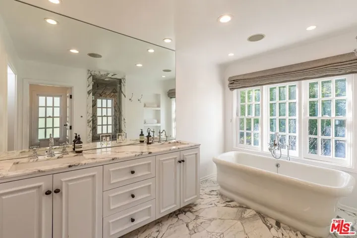 1248 N Wetherly Drive, Los Angeles, California 90069