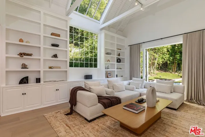 1248 N Wetherly Drive, Los Angeles, California 90069