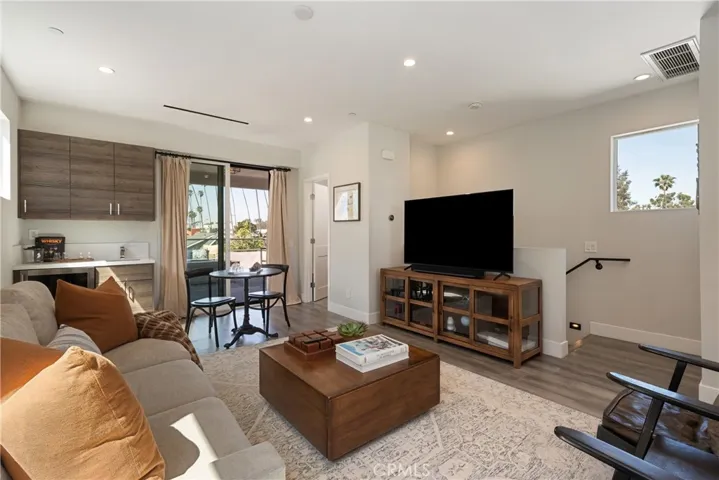 624 14th Street, Huntington Beach, California 92648
