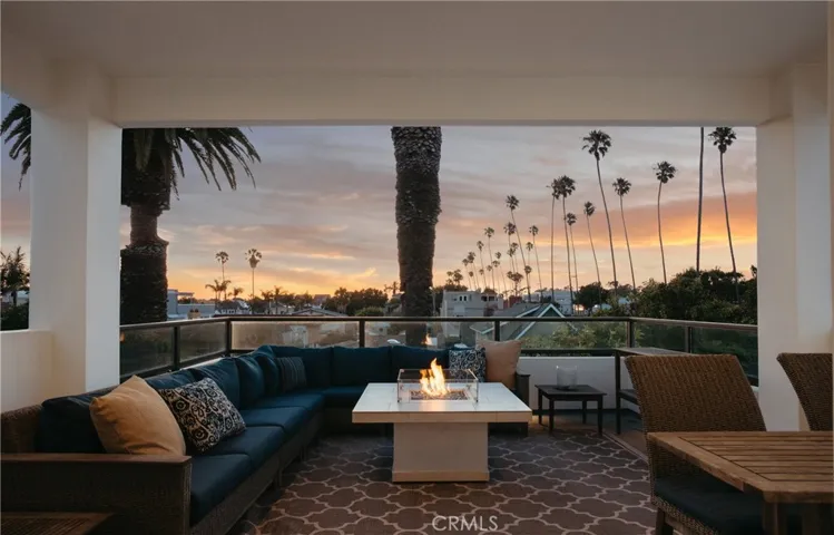 624 14th Street, Huntington Beach, California 92648