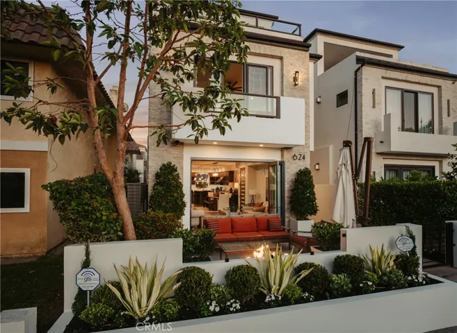 624 14th Street, Huntington Beach, California 92648