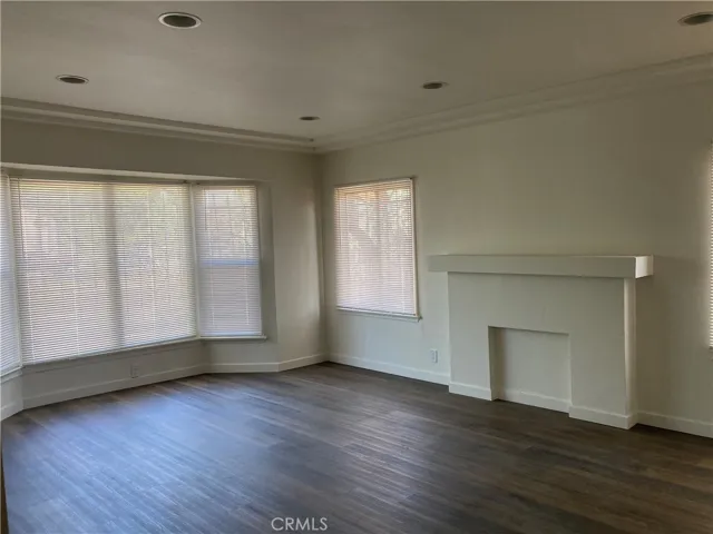 302 W 107th Street, Los Angeles, California 90003