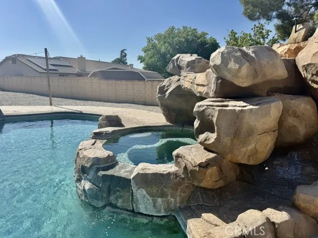 Pool / jacuzzi