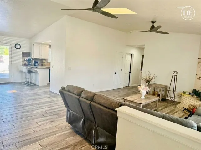 Living room / kitchen
