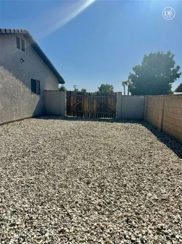 RV parking / side of home