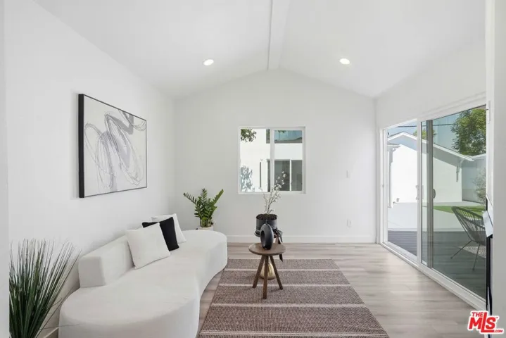 17721 Burbank Boulevard, Encino, California 91316