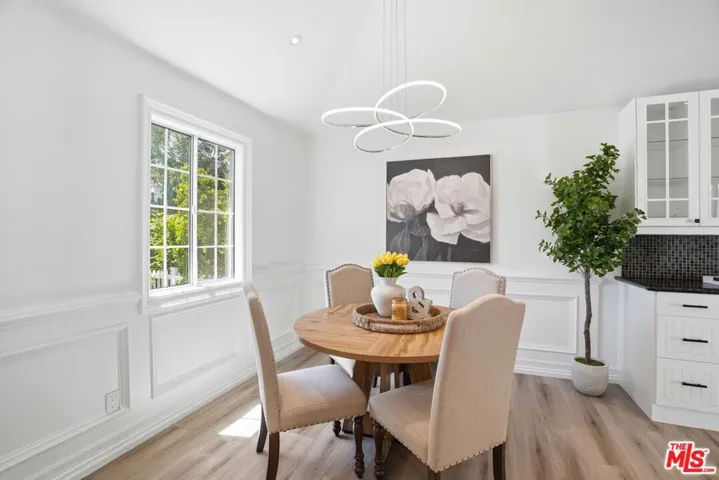 17721 Burbank Boulevard, Encino, California 91316