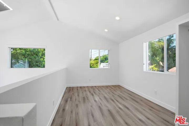 17721 Burbank Boulevard, Encino, California 91316