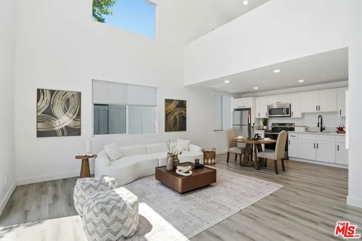 17721 Burbank Boulevard, Encino, California 91316