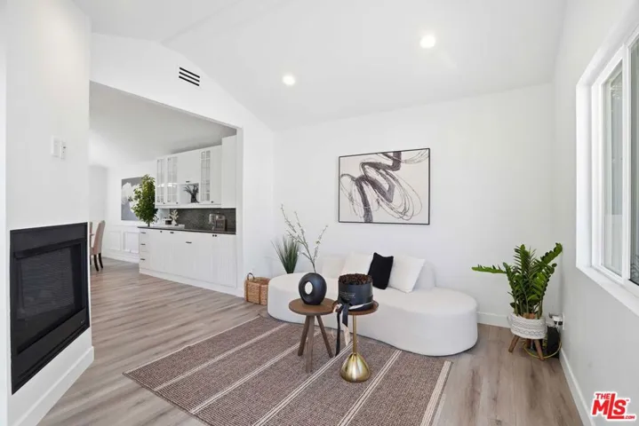 17721 Burbank Boulevard, Encino, California 91316