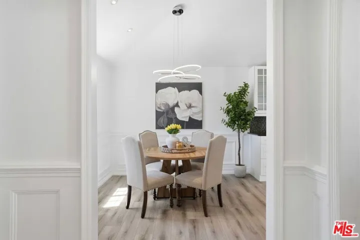 17721 Burbank Boulevard, Encino, California 91316