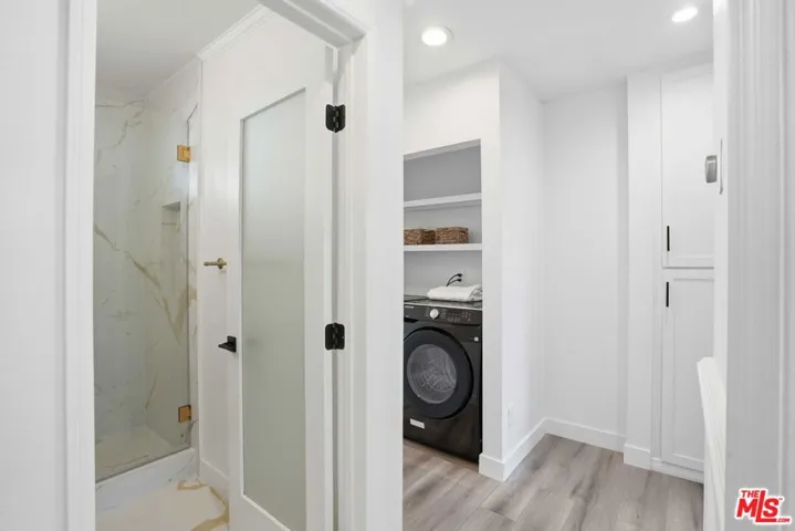 17721 Burbank Boulevard, Encino, California 91316