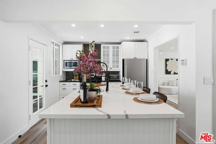 17721 Burbank Boulevard, Encino, California 91316