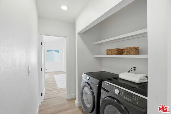 17721 Burbank Boulevard, Encino, California 91316