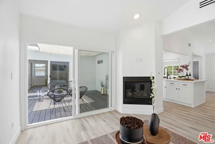 17721 Burbank Boulevard, Encino, California 91316