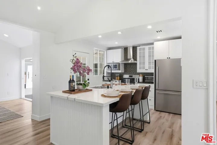 17721 Burbank Boulevard, Encino, California 91316