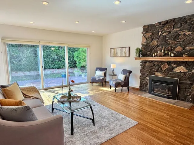 365 Sara Avenue, Sunnyvale, California 94086