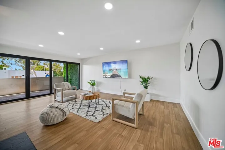 1010 Hammond Street 306, West Hollywood, California 90069