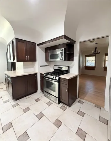 3722 Somerset, Los Angeles, California 90016
