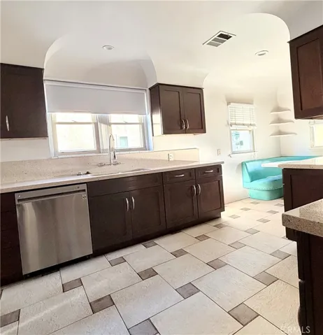 3722 Somerset, Los Angeles, California 90016