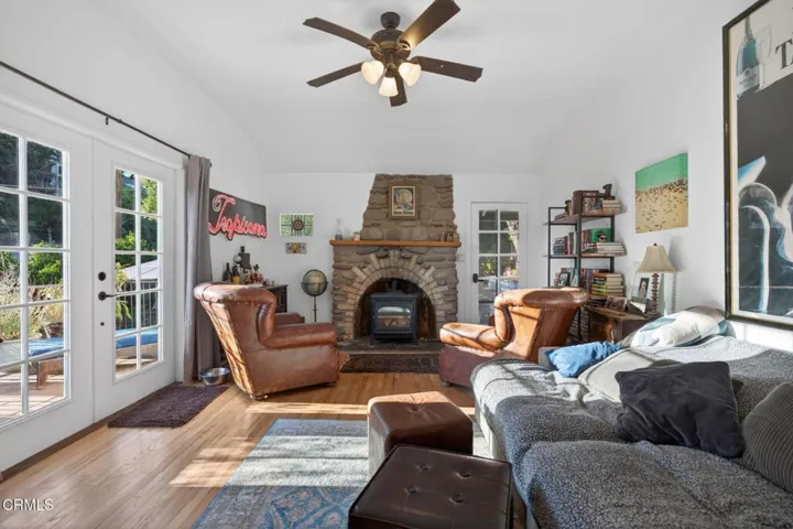 5-web-or-mls-Upmarketmedia_228Hig-046