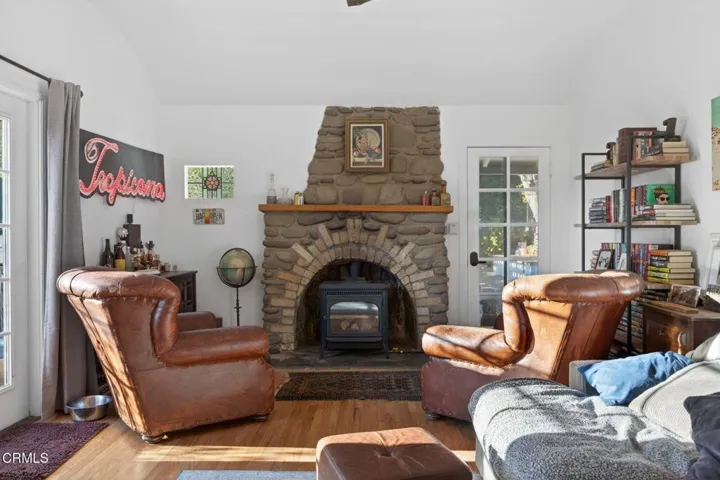5-web-or-mls-Upmarketmedia_228Hig-050