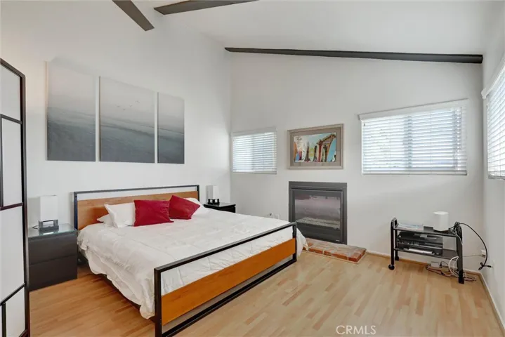 Gas fireplace