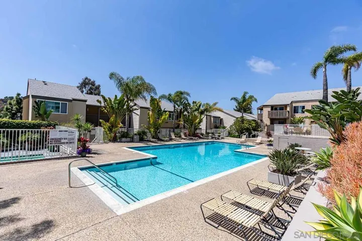 8571 Villa La Jolla Drive L, La Jolla, California 92037