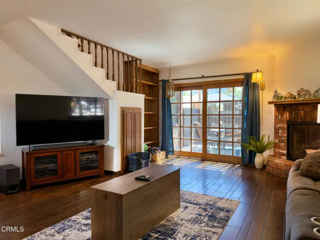 HIL FAMILY ROOM
