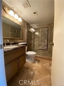 1st Floor Bath