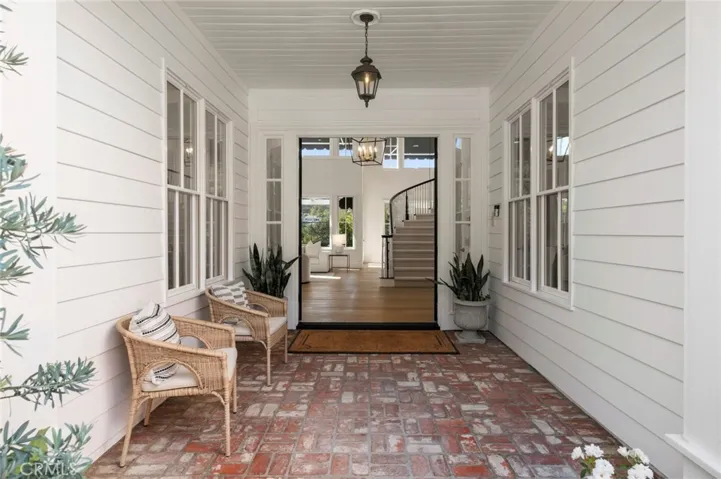 Covered front entry Poarch
