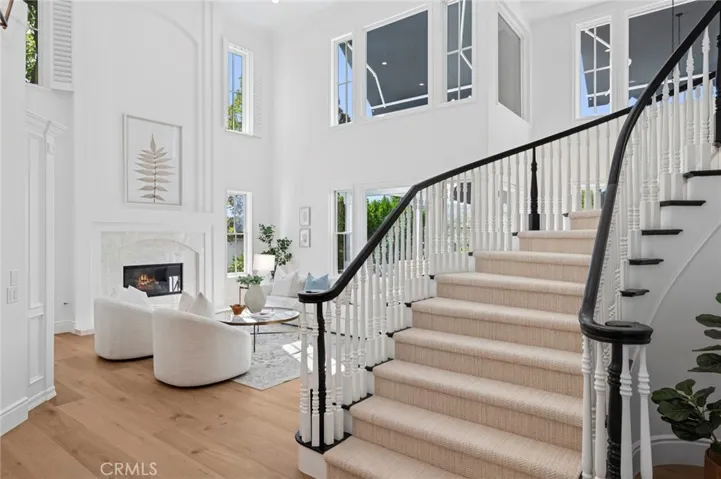 Sweeping Staircase