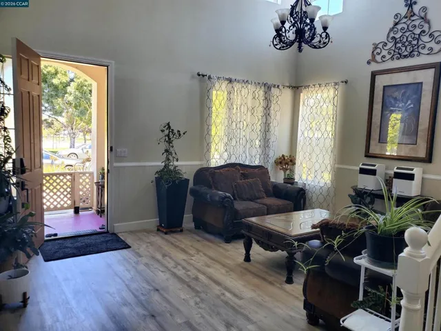 5370 Daffodil Dr, Oakley, California 94561 — photo 5