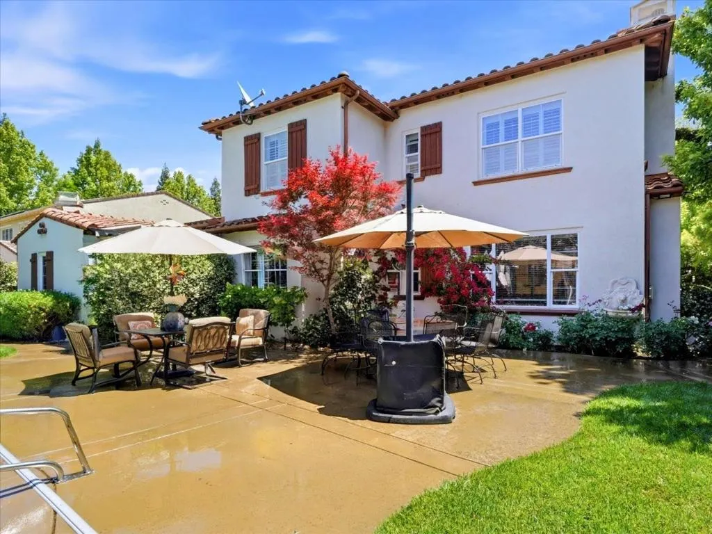 Huge Yard for you and your guests