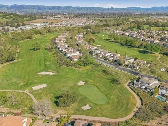 EAGLE RIDGE GOLF COURSE COMMUNITY