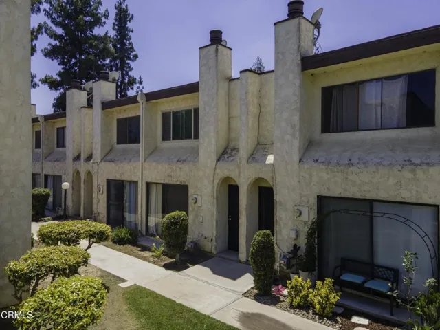 07_front_exterior_3