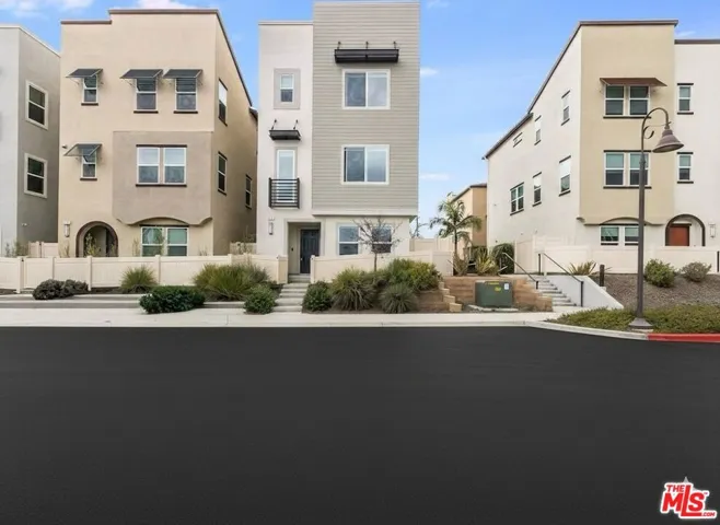 713 Daniel Freeman Circle, Inglewood, California 90301