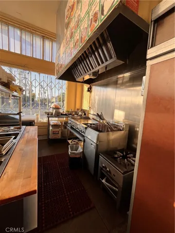 2148 Venice, Los Angeles, California 90006