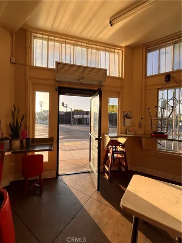 2148 Venice, Los Angeles, California 90006