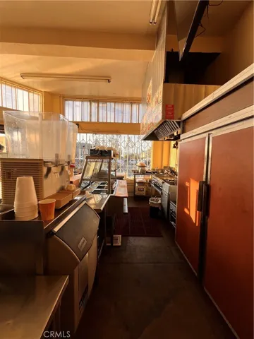 2148 Venice, Los Angeles, California 90006