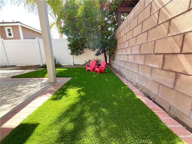1015 Christobal, Colton, California 92324