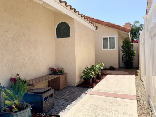 1015 Christobal, Colton, California 92324