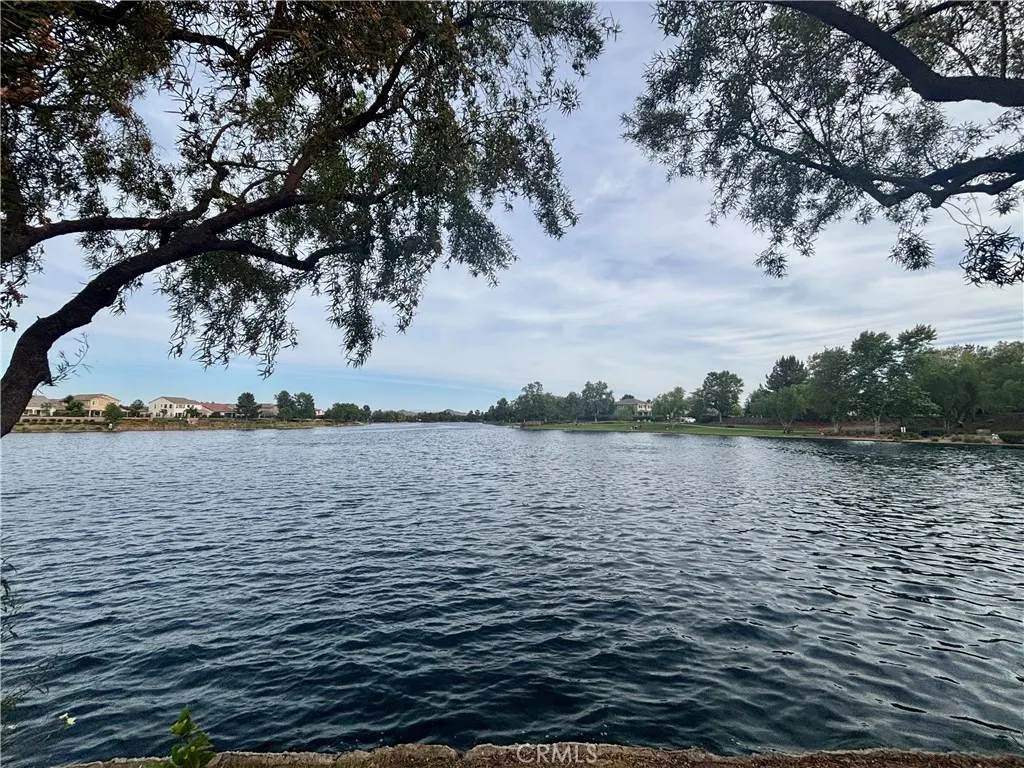 HOA Lake