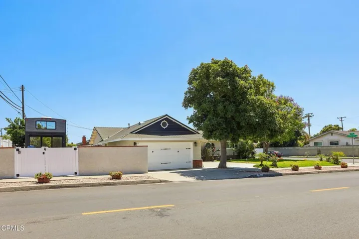 4-web-or-mls-Dunnigan St-S0106-004