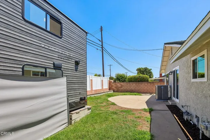 30-web-or-mls-Dunnigan St-S0106-030