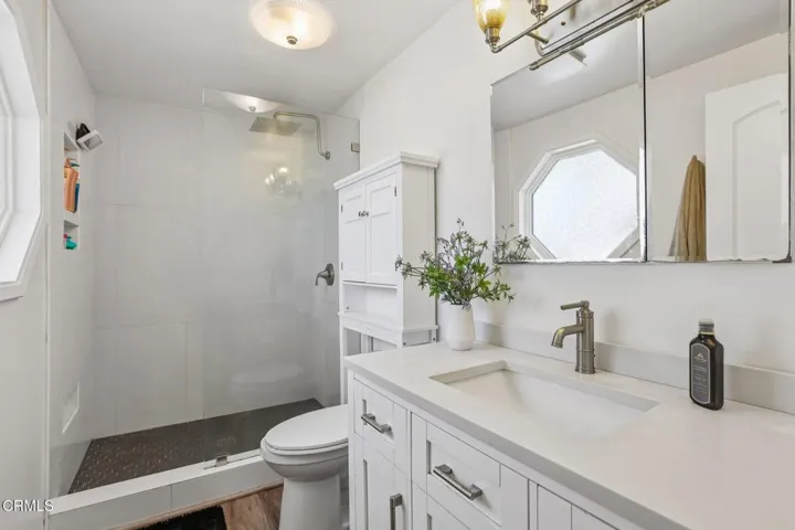 25-web-or-mls-Dunnigan St-S0106-025