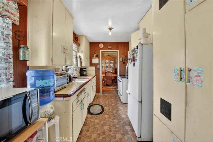 15043 Howellhurst, Baldwin Park, California 91706